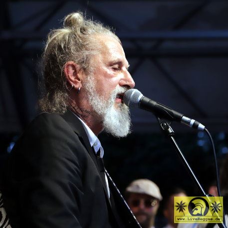 D. Mark Dollar with The SKAndal Allstars a.k.a. No Sports (D) This Is Ska Festival - Wasserburg, Rosslau 24. Juni 2023 (12).JPG